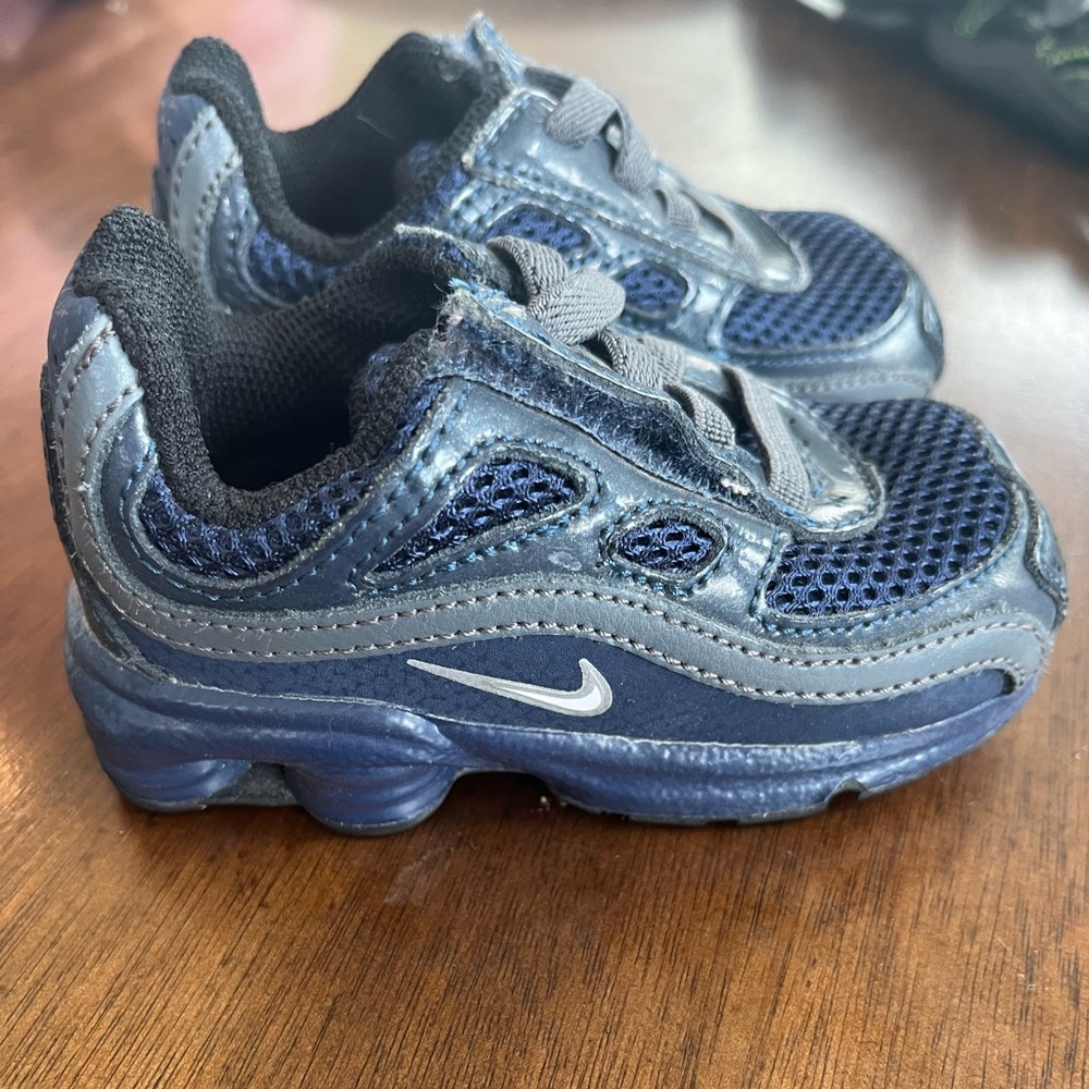 Nike shox size 4c
